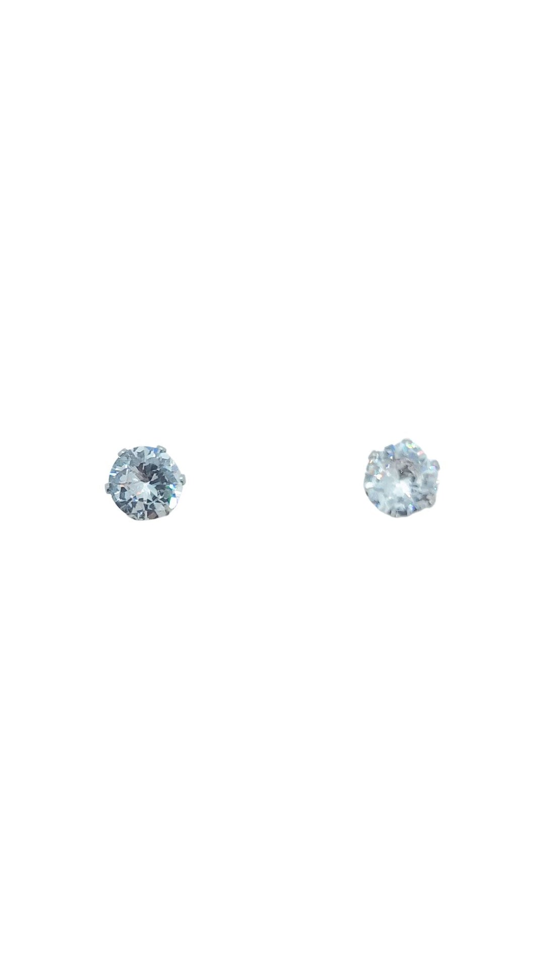 Perfect Stud Earrings 8mm